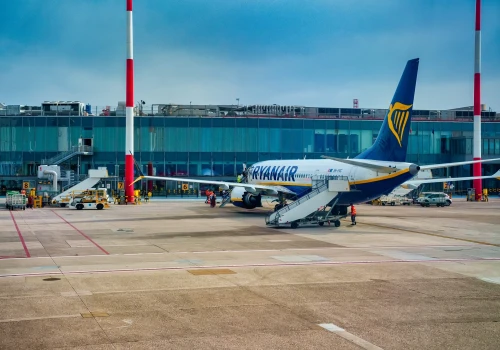 Duże włoskie lotnisko zamknięte na miesiąc. Ryanair opóźnia start nowości z Polski, 5 innych tras będzie zawieszonych