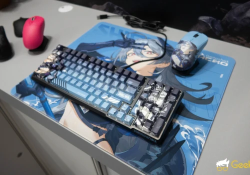 Darmoshark pokazał peryferia dla fanów klimatów anime