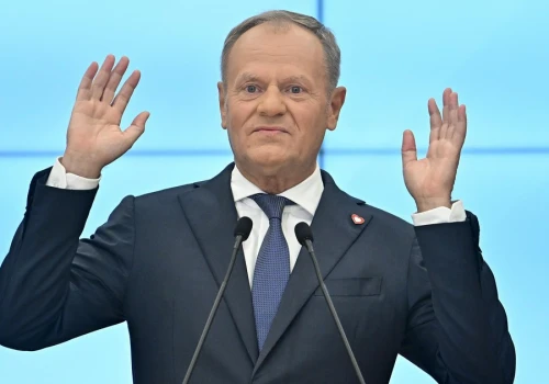 Tusk ogłasza: zbudujemy premierowi pomnik. 