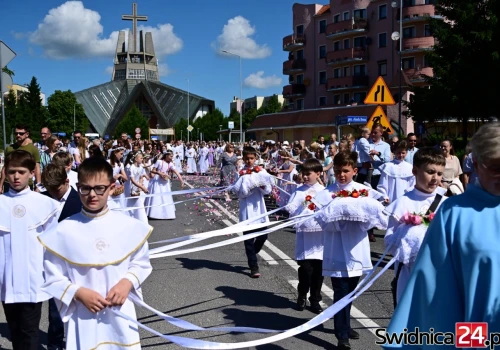 Boże Ciało. Wierni przeszli w procesjach