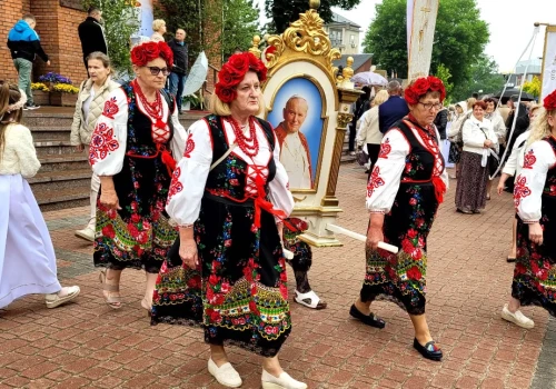 Boże Ciało w Siedlcach. Wierni przeszli przez miasto w procesji eucharystycznej (zdjecia i filmy)