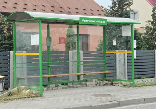 Młodzież nie ma jak dojechać do szkoły. Wojnicka szkoła szuka ratunku po likwidacji autobusów
