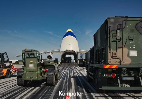 Ukraiński An-124 Rusłan z przysługą dla polskiego lotnictwa. 