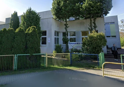 Zespół w Gosławicach bez dyrektora. Wciąż nie wiadomo też, kto pokieruje przedszkolem „Pod Tęczą