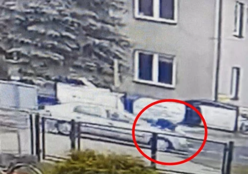 86-latek wjechał w dziecko na przejściu