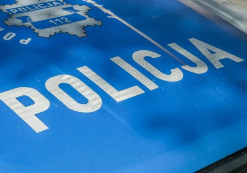 24-latek zostawił roczną córkę w aucie nieznajomego. Zatrzymano go w nietypowych okolicznościach