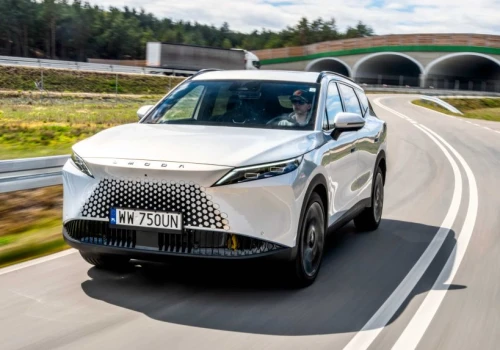 Omoda 7 Super Hybrid – czy powtórzy sukces „piątki”? | TEST