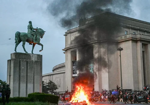 Karnawał przemocy we Francji. Co pokazały zamieszki po triumfie PSG