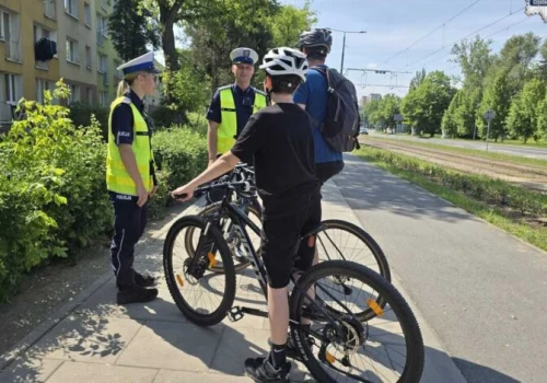 Kask obowiązkowy do 16. roku życia. Częstochowska drogówka przypomina o zmianach w prawie