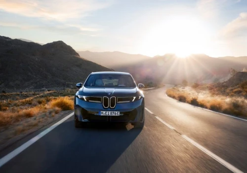 Najbardziej przełomowe BMW od lat pokazało się ze znakomitej strony. Rywale bez szans