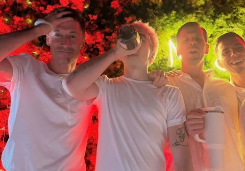 Lewandowski aż złapał się za głowę. Mata pokazał zdjęcia z imprezy u Szczęsnych