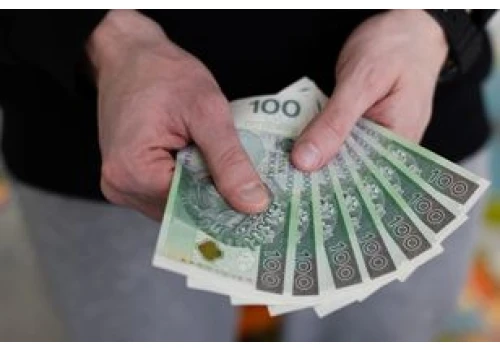 Ile trzeba zarabiać na 8 tys. zł emerytury? Oto wyliczenia