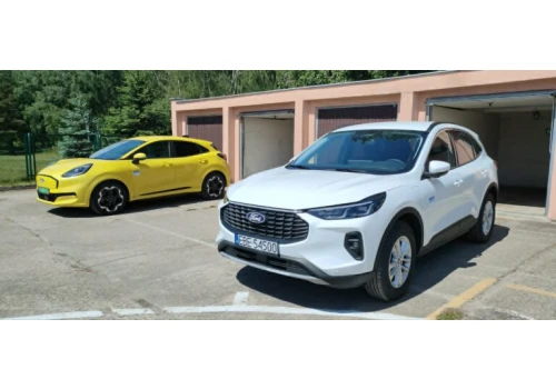 Nowe samochody w bełchatowskim technikum