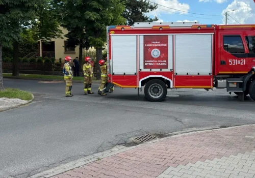 Rozbite auto z wypożyczalni (ZDJĘCIA)