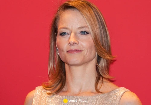 63-letnia Jodie Foster na czerwonym dywanie z synem. Charles idzie w ślady matki