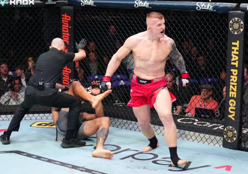 Polak pisze niesamowitą historię w UFC! Zmiażdżył rywala niewiele ponad minutę