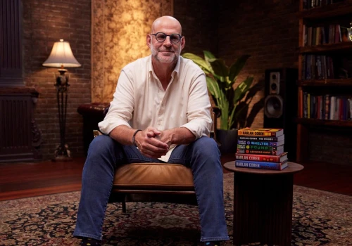 Harlan Coben nie ufa AI. 