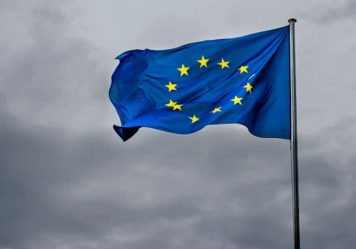 Polskie emerytury do zmiany? Bruksela bije na alarm