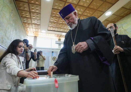Wybory parlamentarne w Armenii. Sondaże wskazują faworyta, obawa o ingerencję Rosji