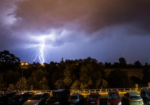 Groźne burze uderzą w Polskę. IMGW wydał alerty