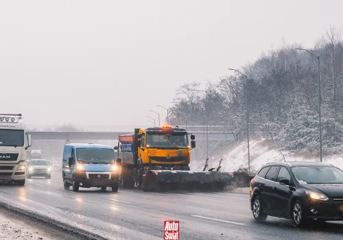 Ile kosztowało utrzymanie dróg zimą? Dane z ostatniego sezonu robią wrażenie