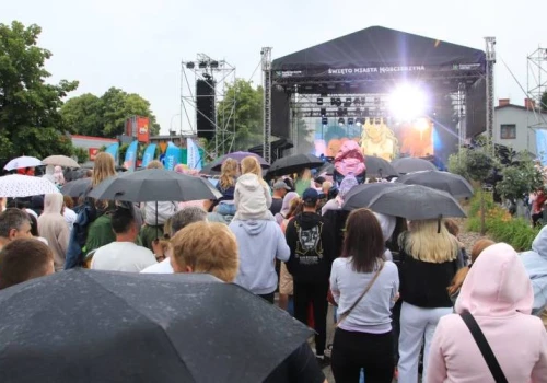 Oskar Cyms i Jeden Osiem L na święcie Kościerzyny. Imprezę współorganizuje Radio Gdańsk
