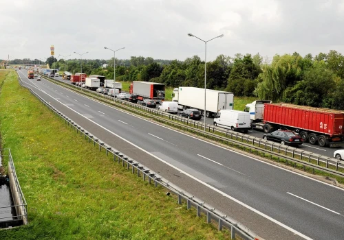 Karambol na A4 pod Wrocławiem. Pięć samochodów zderzyło się na autostradzie