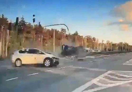 Tragedia w Ząbkach. Taksówkarz zajechał drogę. Ciemne audi jechało za szybko?