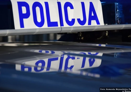 Służba nie kończy się po godzinach. Pijana kierująca i poszukiwany pasażer wpadli dzięki czujności policjantki
