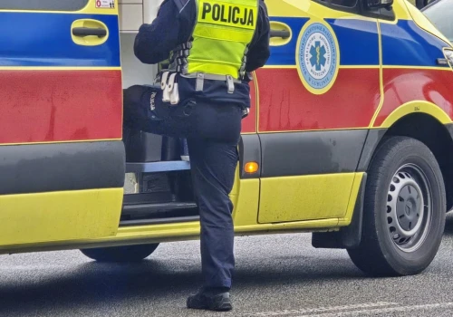 Wypadek na DK74 w Bodaczowie. Zderzyły się osobówka i karetka, pięć osób rannych