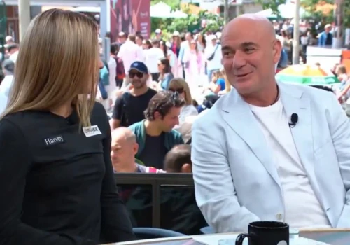 Agassi zwrócił się do Mai Chwalińskiej. 