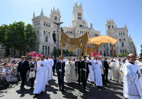 Przez Madryt przeszła uroczysta procesja, przewodniczył jej Leon XIV