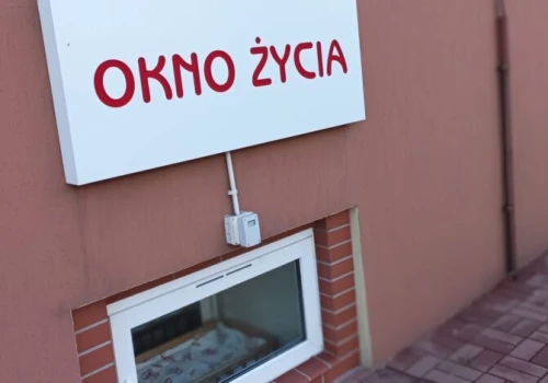 Alarm w Oknie Życia w Częstochowie. Pozostawiono noworodka