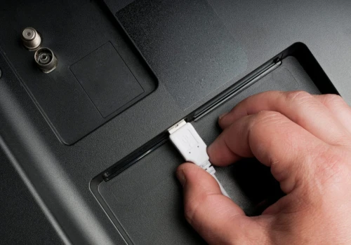 Nie doceniasz portu USB we własnym telewizorze. 5 korzyści, które warto znać