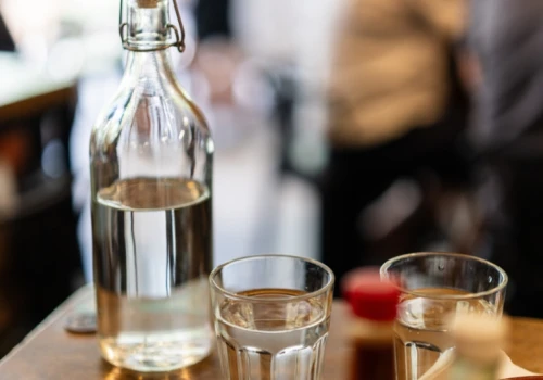 0,5 litra darmowej wody. Ma być obowiązkowe