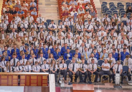 Kilkuset muzyków zagrało w Licheniu. Spotkanie orkiestr dętych