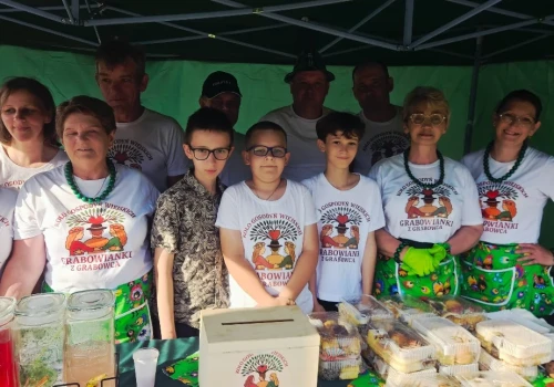 Festyn Rodzinny z gminą Paprotnia w Hołubli