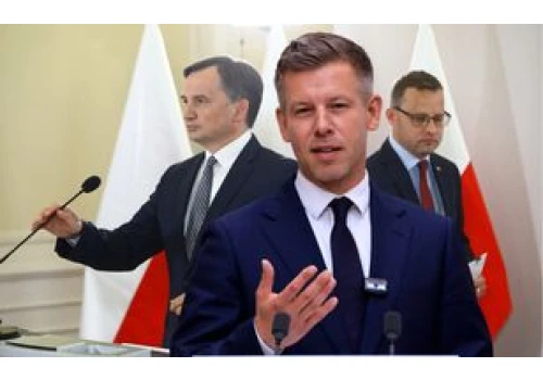 Węgry sprawdzają statusy uchodźców. Ziobro i Romanowski wezwani