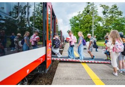 Od Dnia Dziecka po Bałtyk – Koleje Wielkopolskie rozpędzają lato pełne atrakcji