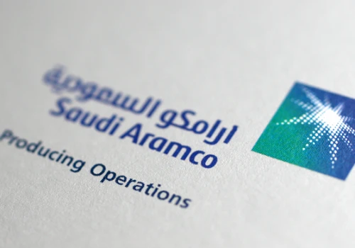Saudi Aramco obniża ceny ropy w Azji. Na rynku wciąż gorąco