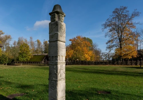 Polskie Stonehenge i piramidy. W co wierzono nad Wisłą tysiące lat temu?