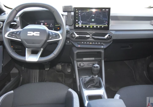 Dacia chwalona przez Niemców. „Od karty Karpat do pełnoprawnego SUVa”