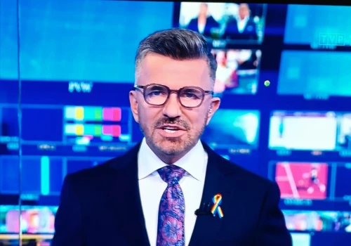 Skandal w TVP. Tęczowa ideologia wjechała do głównego wydania wiadomości