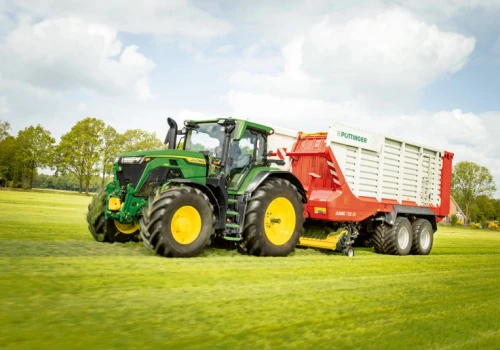 John Deere odświeża 