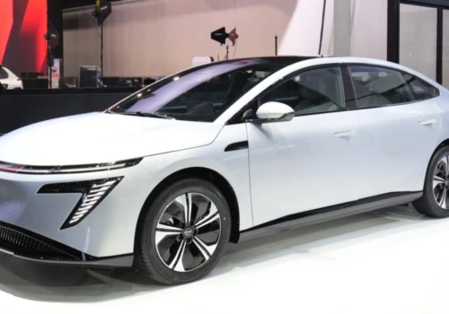 Nissan Primera powraca z nowym wydaniu. Publiczny debiut