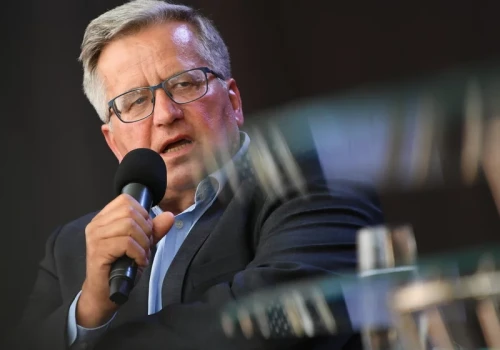 Komorowski: Premier Tusk znalazł się w trudnej sytuacji