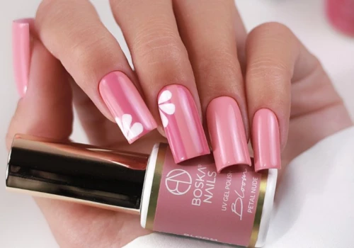 Najmodniejsze kolory manicure na nowy sezon. Inspiracje prosto z natury