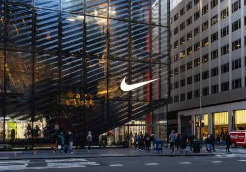 Nike zatrudnia szwedzkiego mistrza dopamine design. Odniósł już sukces z IKEA