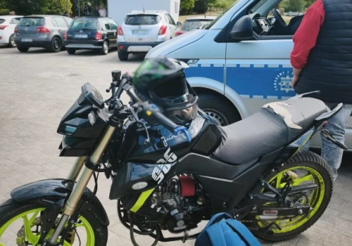 17-latek stracił prawko po trzech dniach. Pojechał na kole motorowerem