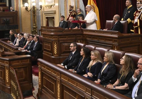 Pierwsze takie wystąpienie w historii. Papież zaapelował do hiszpańskiego parlamentu